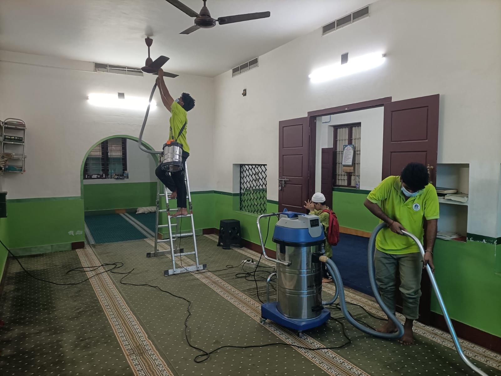 Post-construction deep floor cleaning